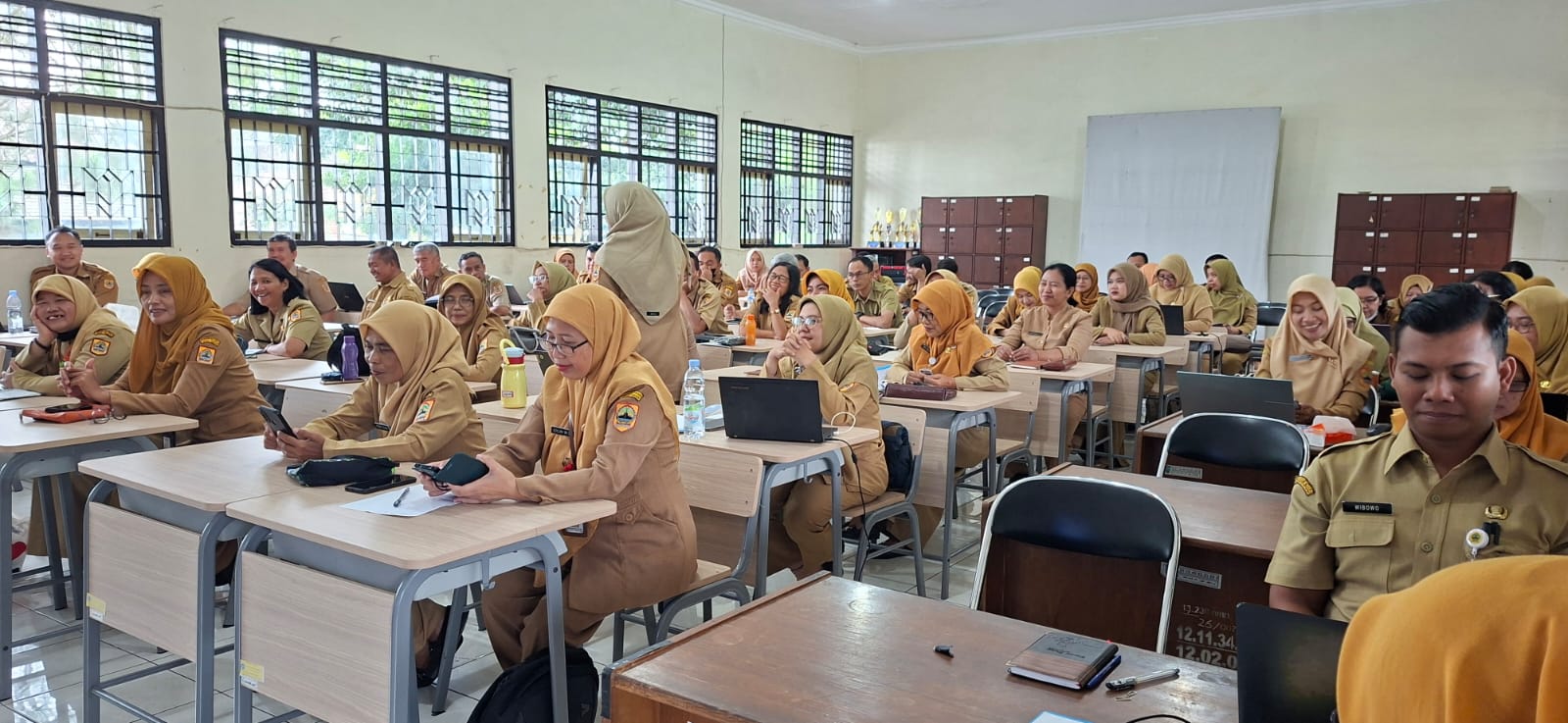 Workshop Peningkatan Kompetensi Guru SMK Negeri 1 Salatiga Diawali dengan Refleksi dan Evaluasi Pembelajaran